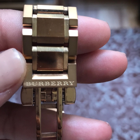 Burberry watch - Picture 2 of 3